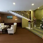 Отель Lesana