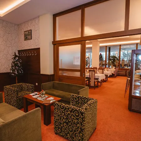 Lesana Hotel 3*