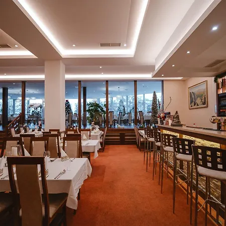 Lesana Hotel 3*