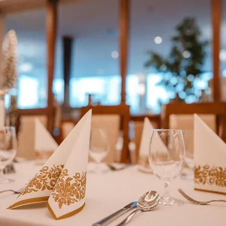 Lesana Hotel
